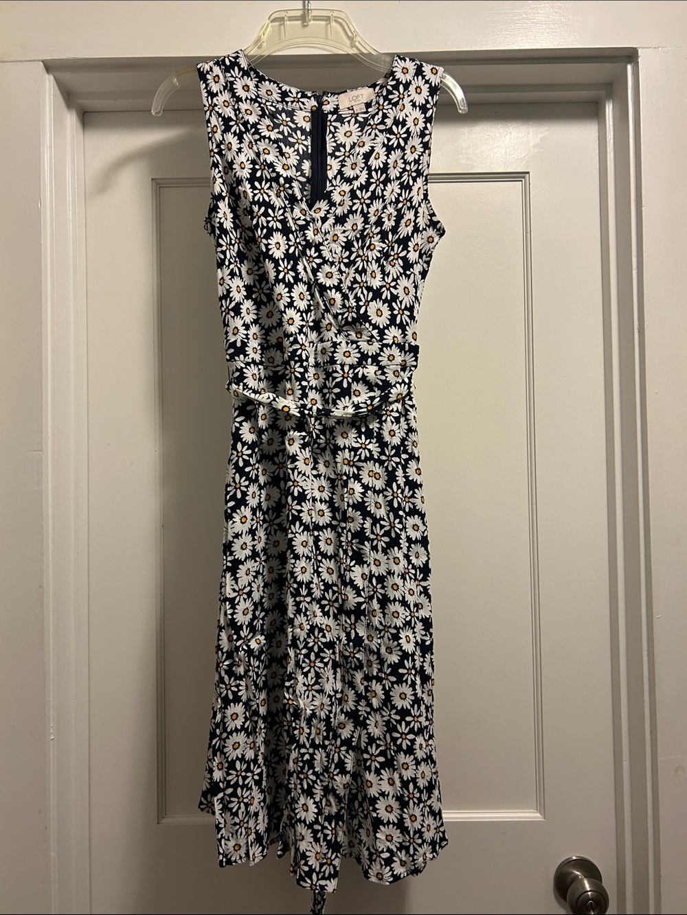 LOFT Black & White Daisy Print Sleeveless Belted Midi Dress - M, NWOT
